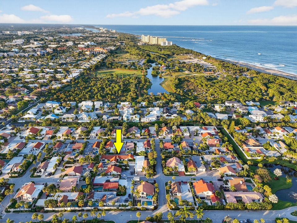 En Venta: $2,850,000 (3 camas, 3 baños, 2575 Pies cuadrados)