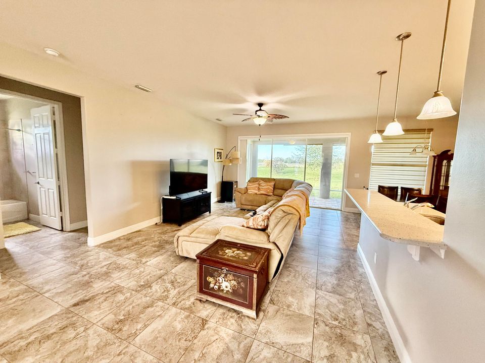 For Sale: $450,000 (3 beds, 2 baths, 1813 Square Feet)