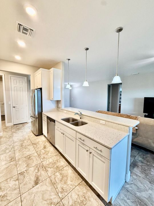 For Sale: $450,000 (3 beds, 2 baths, 1813 Square Feet)