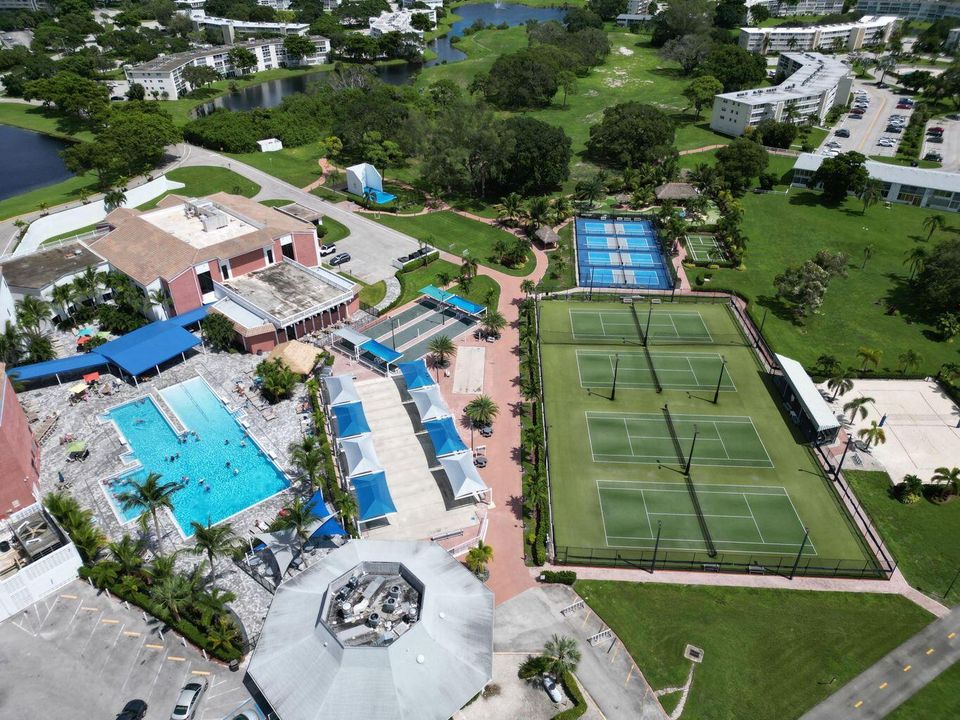 На продажу: $93,000 (1 спален, 1 ванн, 595 Квадратных фут)