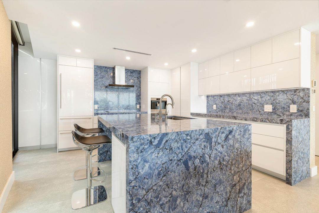 En Venta: $2,695,000 (2 camas, 2 baños, 1652 Pies cuadrados)