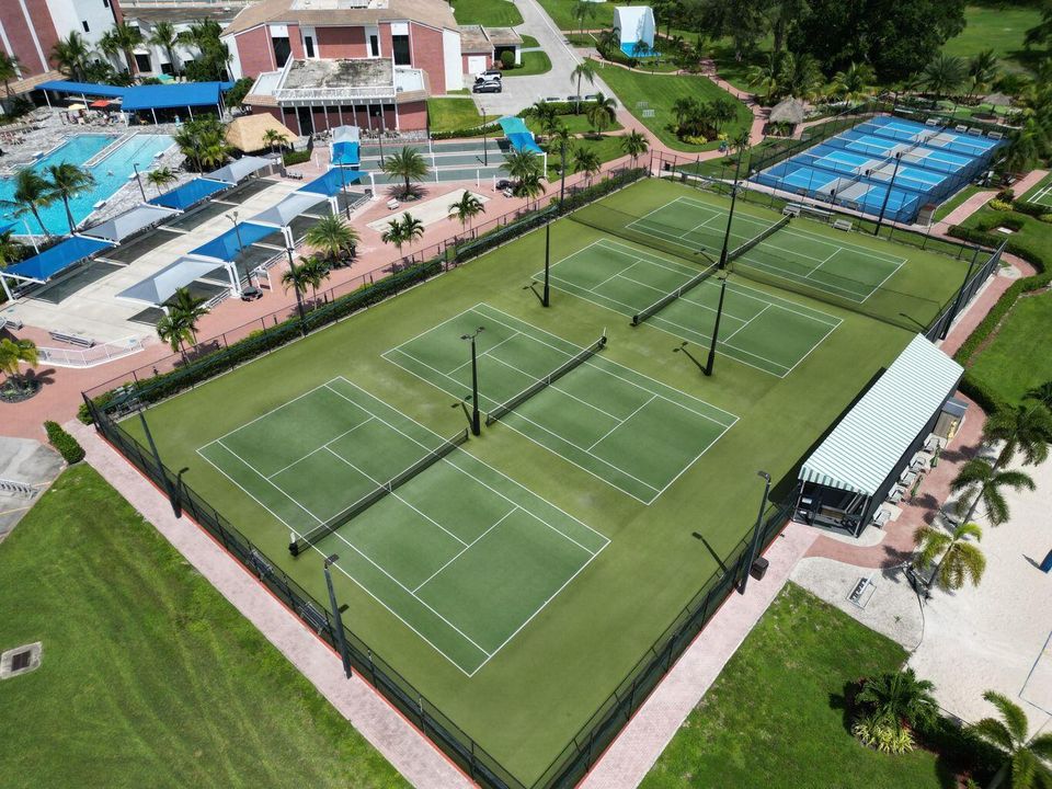 На продажу: $93,000 (1 спален, 1 ванн, 595 Квадратных фут)