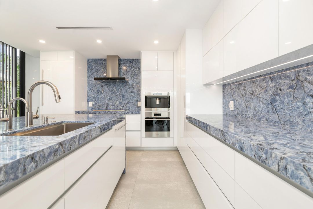 En Venta: $2,695,000 (2 camas, 2 baños, 1652 Pies cuadrados)