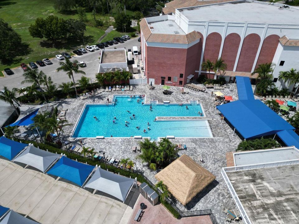 На продажу: $93,000 (1 спален, 1 ванн, 595 Квадратных фут)