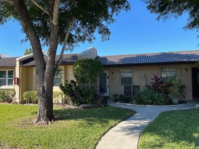 For Rent: $1,700 (2 beds, 2 baths, 1000 Square Feet)