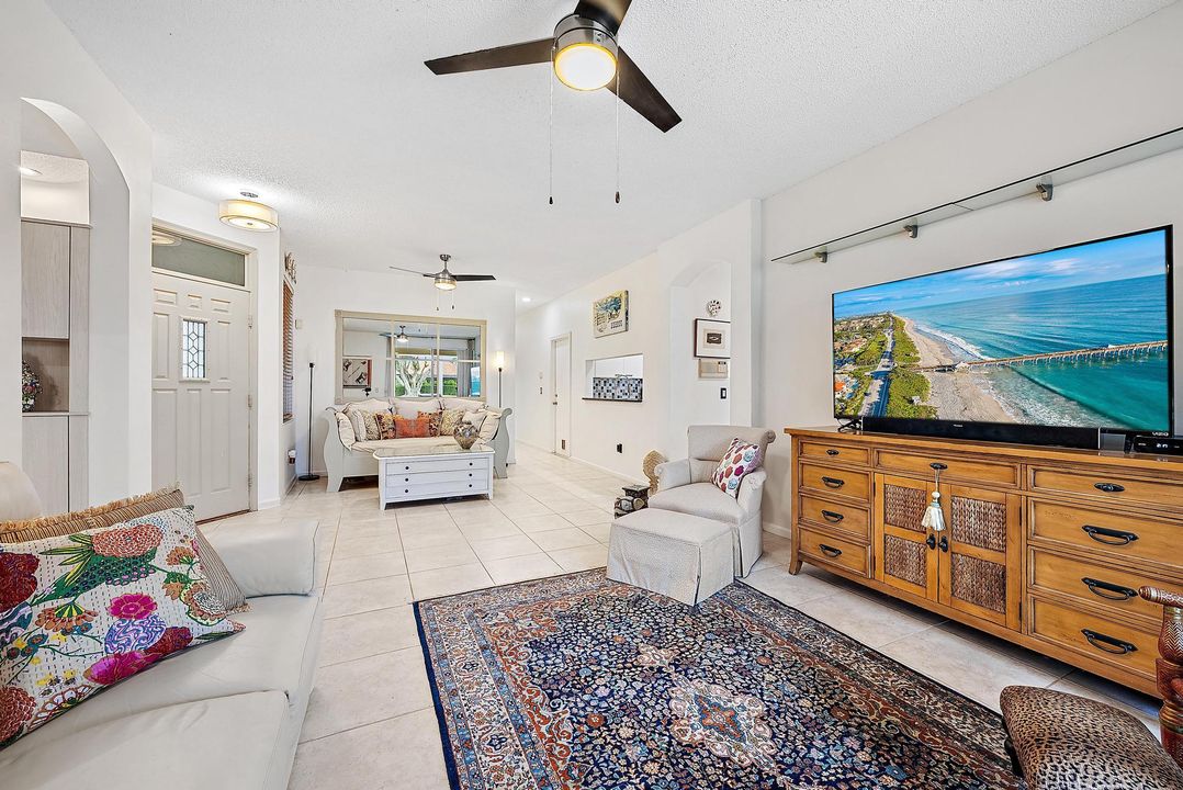 For Sale: $369,000 (3 beds, 2 baths, 1623 Square Feet)