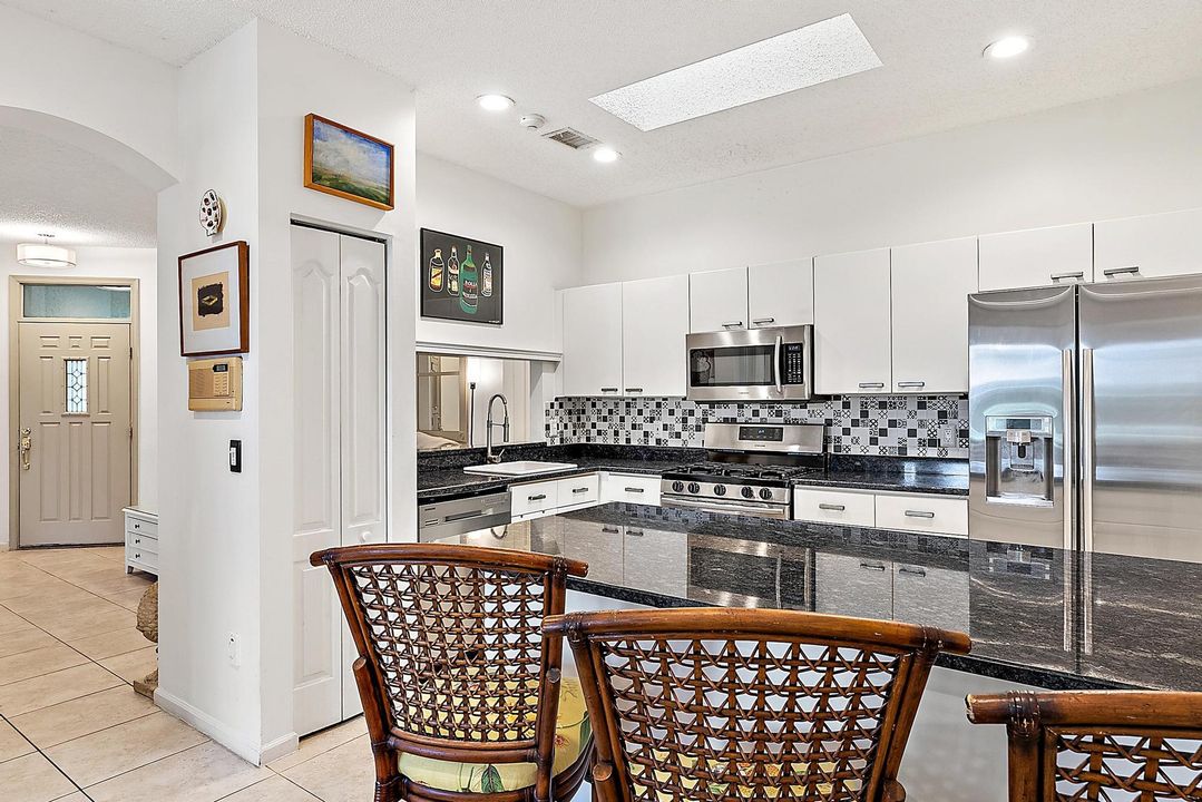 For Sale: $369,000 (3 beds, 2 baths, 1623 Square Feet)