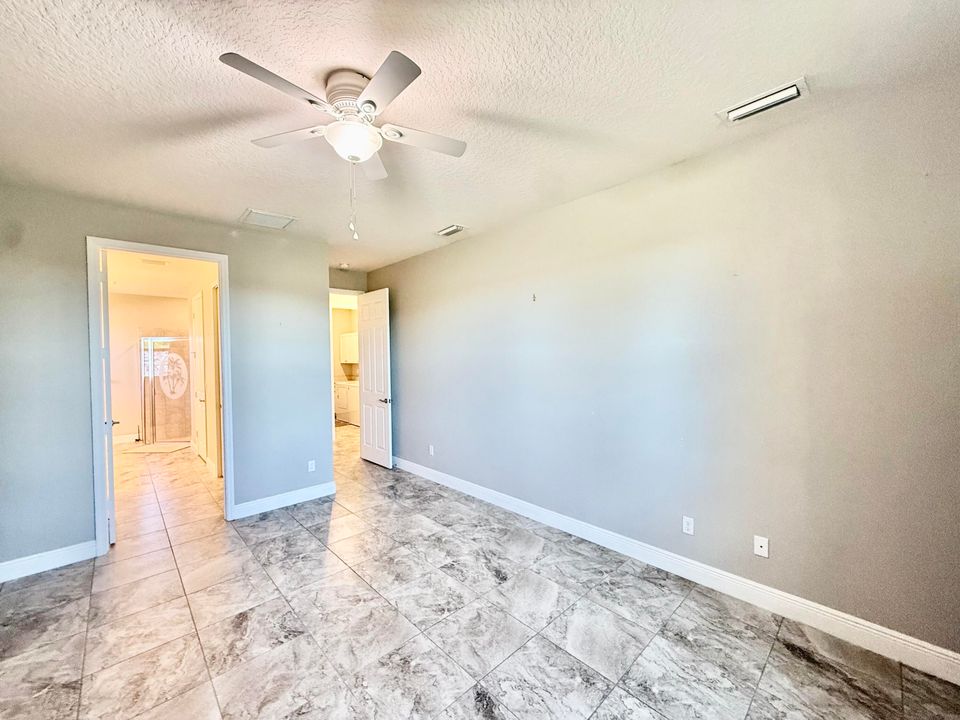 For Sale: $450,000 (3 beds, 2 baths, 1813 Square Feet)