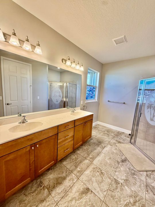 For Sale: $450,000 (3 beds, 2 baths, 1813 Square Feet)