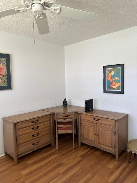 For Rent: $1,700 (2 beds, 2 baths, 1000 Square Feet)