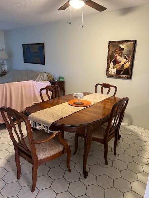 For Rent: $1,700 (2 beds, 2 baths, 1000 Square Feet)