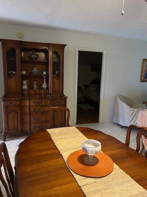 For Rent: $1,700 (2 beds, 2 baths, 1000 Square Feet)