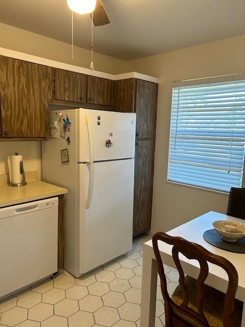 For Rent: $1,700 (2 beds, 2 baths, 1000 Square Feet)