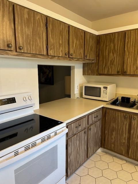 For Rent: $1,700 (2 beds, 2 baths, 1000 Square Feet)