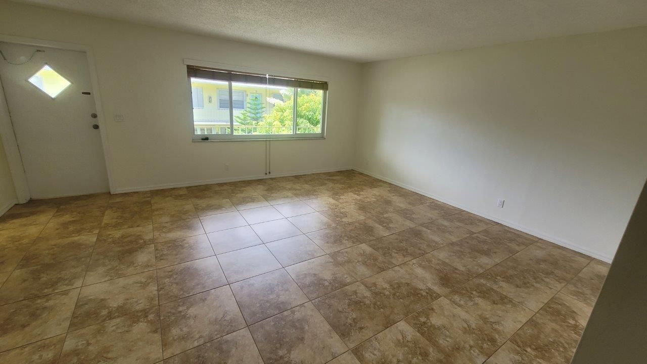 For Rent: $1,850 (1 beds, 1 baths, 672 Square Feet)