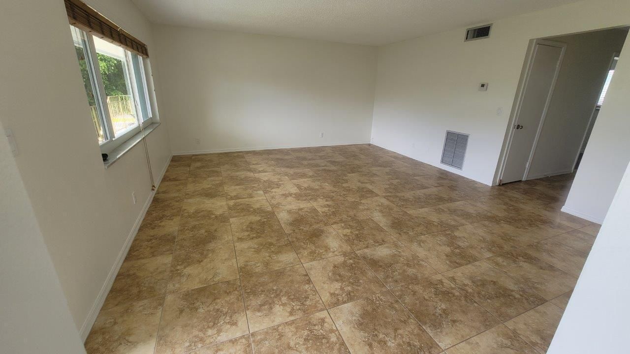 For Rent: $1,850 (1 beds, 1 baths, 672 Square Feet)