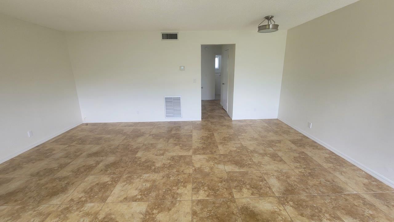 For Rent: $1,850 (1 beds, 1 baths, 672 Square Feet)