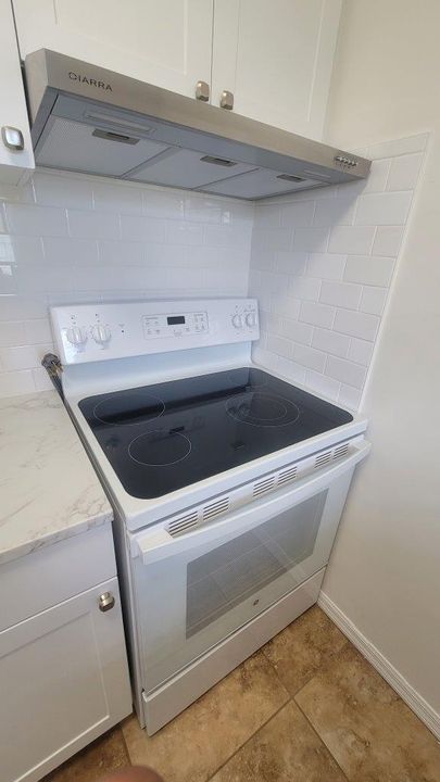 For Rent: $1,850 (1 beds, 1 baths, 672 Square Feet)