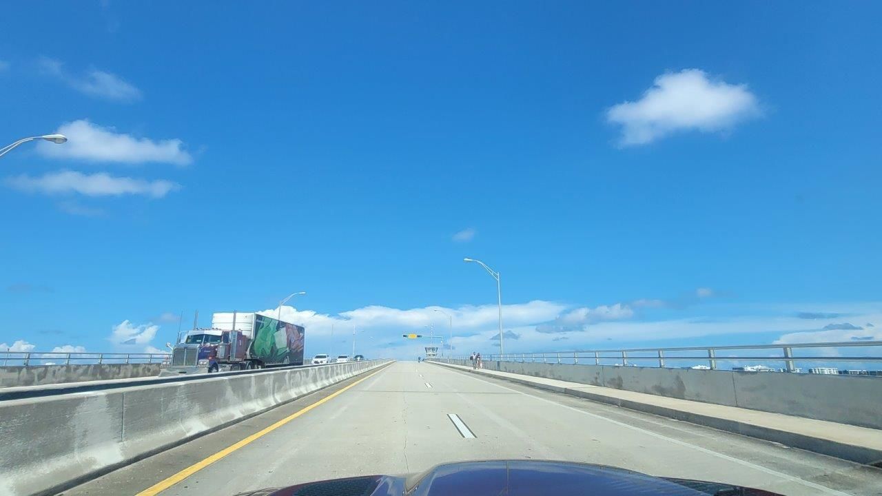 For Rent: $1,850 (1 beds, 1 baths, 672 Square Feet)