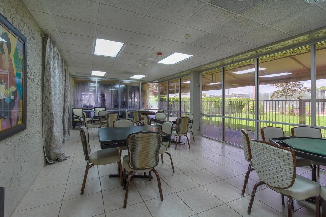 For Rent: $1,700 (2 beds, 2 baths, 1000 Square Feet)