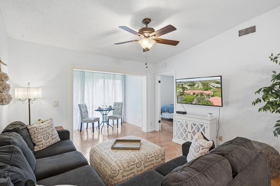 待售: $159,000 (2 贝兹, 2 浴室, 950 平方英尺)