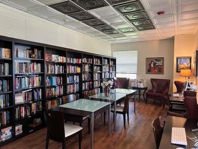 For Rent: $1,700 (2 beds, 2 baths, 1000 Square Feet)