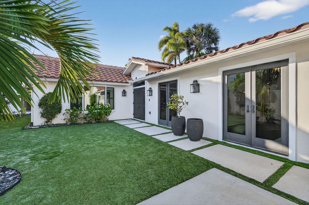 En Venta: $2,850,000 (3 camas, 3 baños, 2575 Pies cuadrados)