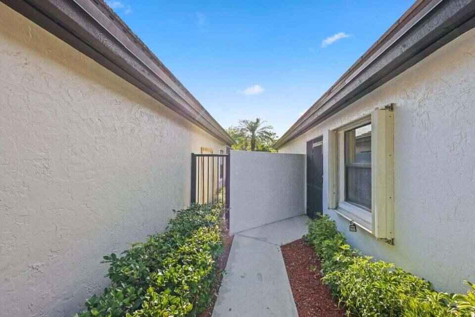 For Sale: $549,900 (3 beds, 2 baths, 1480 Square Feet)