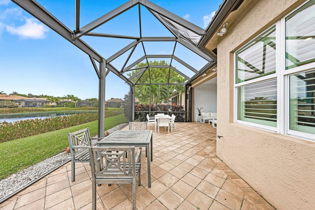 For Sale: $850,000 (3 beds, 2 baths, 1994 Square Feet)