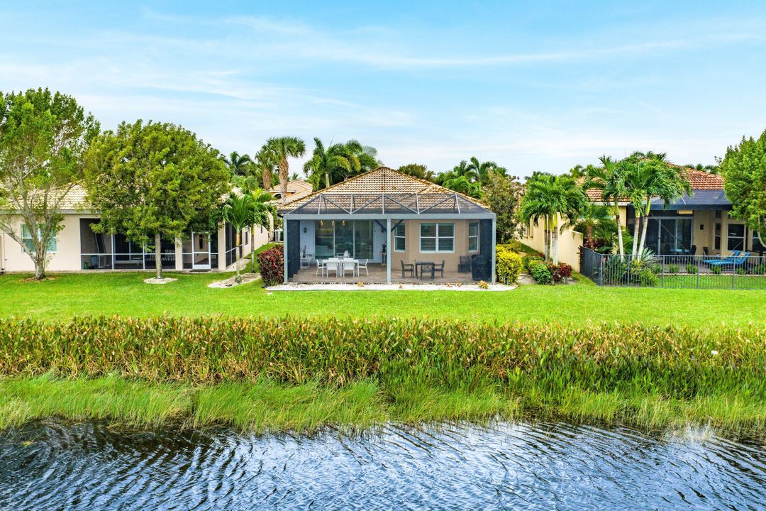 For Sale: $850,000 (3 beds, 2 baths, 1994 Square Feet)