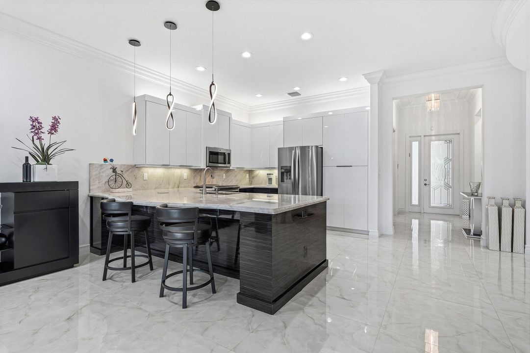 For Sale: $850,000 (3 beds, 2 baths, 1994 Square Feet)