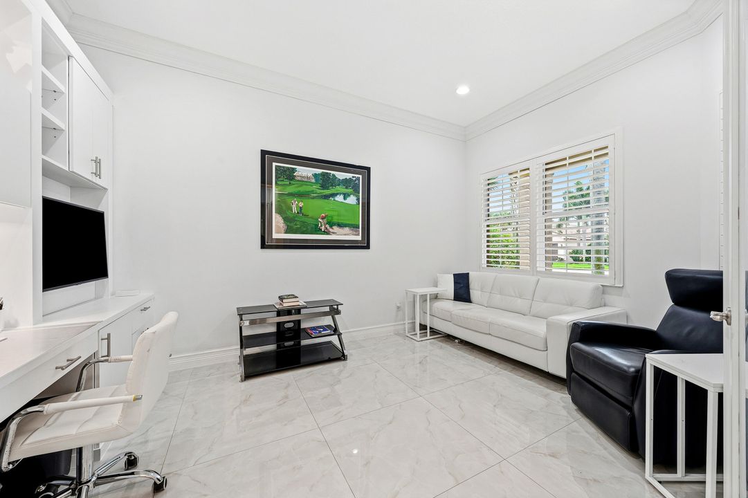 For Sale: $850,000 (3 beds, 2 baths, 1994 Square Feet)