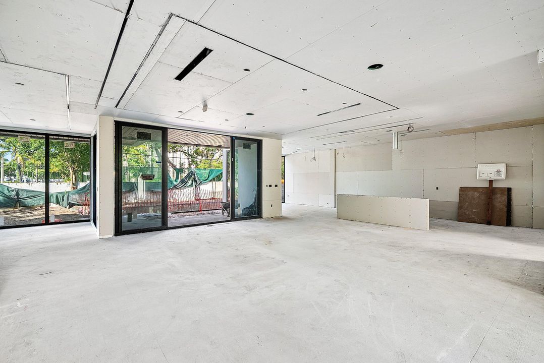 На продажу: $5,000,000 (5 спален, 6 ванн, 5612 Квадратных фут)