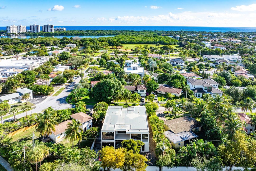 На продажу: $5,000,000 (5 спален, 6 ванн, 5612 Квадратных фут)