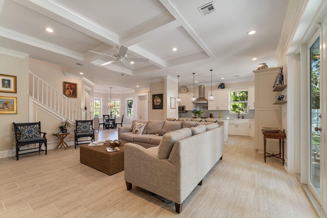 For Sale: $1,725,000 (4 beds, 2 baths, 3245 Square Feet)