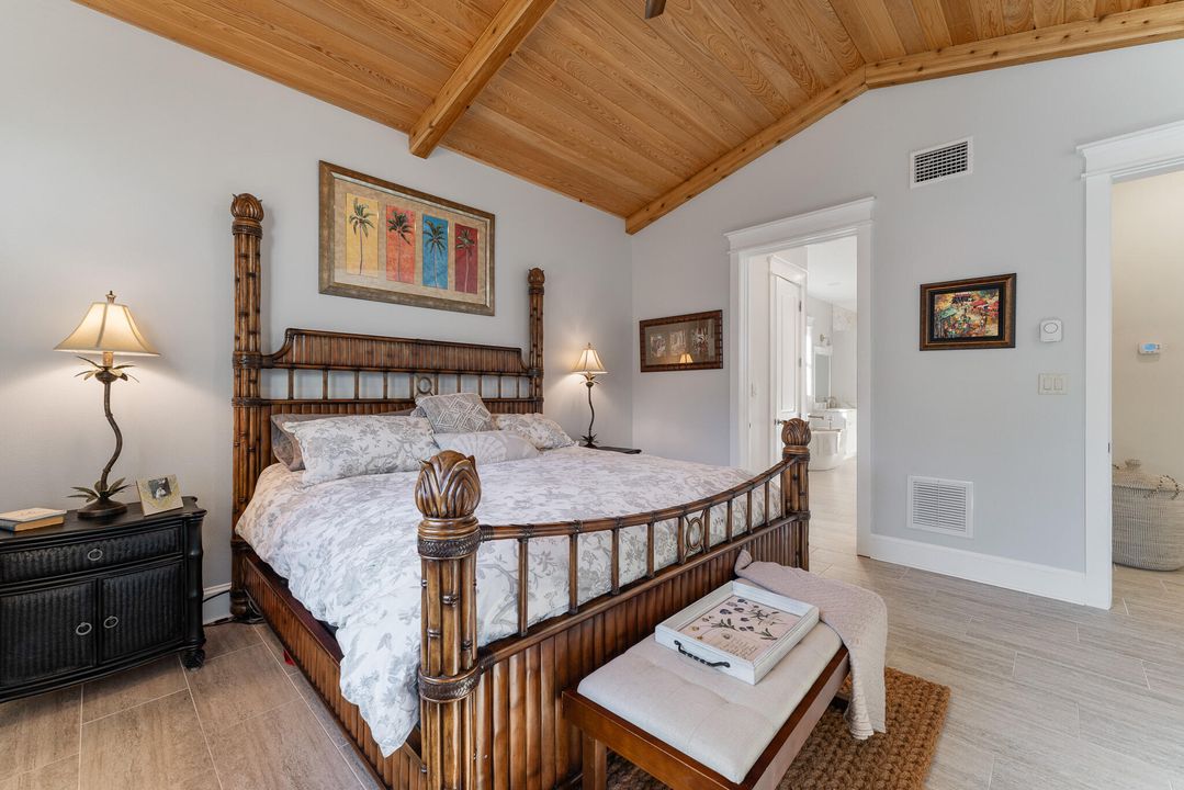 For Sale: $1,725,000 (4 beds, 2 baths, 3245 Square Feet)