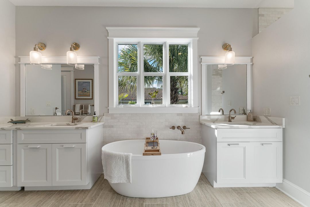 For Sale: $1,725,000 (4 beds, 2 baths, 3245 Square Feet)