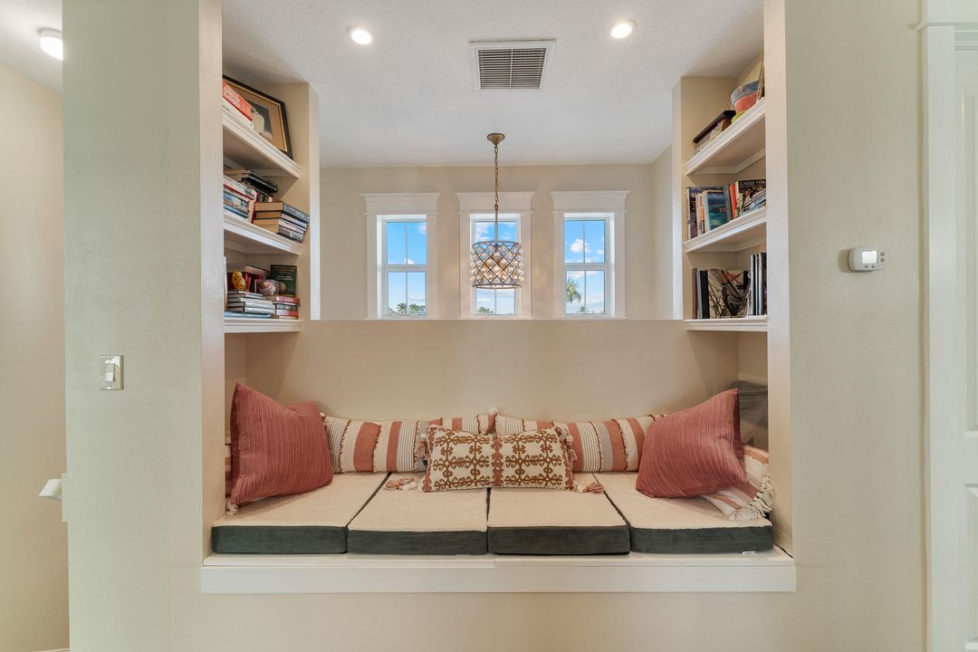 For Sale: $1,725,000 (4 beds, 2 baths, 3245 Square Feet)