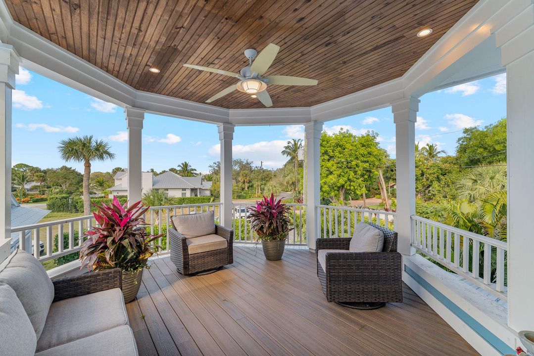 For Sale: $1,725,000 (4 beds, 2 baths, 3245 Square Feet)