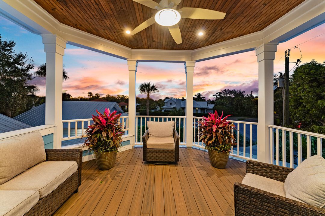 For Sale: $1,725,000 (4 beds, 2 baths, 3245 Square Feet)