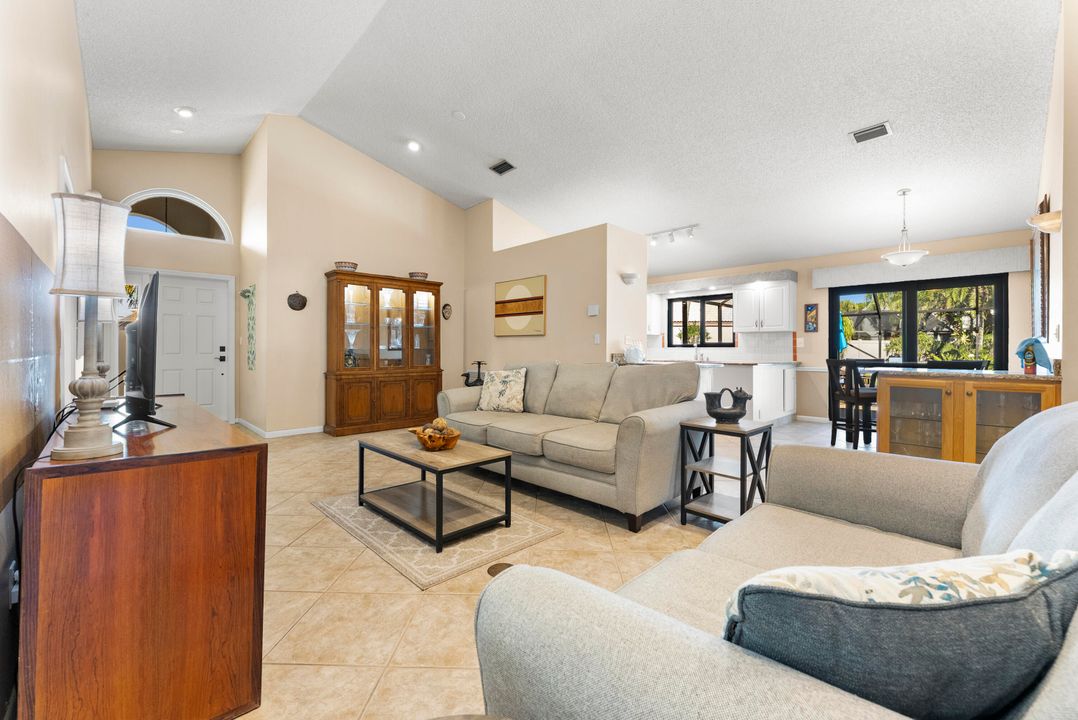 En Venta: $615,000 (3 camas, 2 baños, 1582 Pies cuadrados)