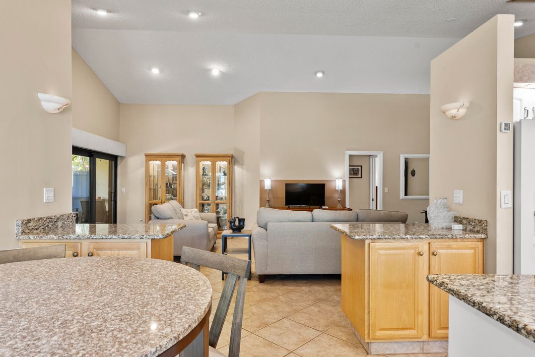 En Venta: $615,000 (3 camas, 2 baños, 1582 Pies cuadrados)