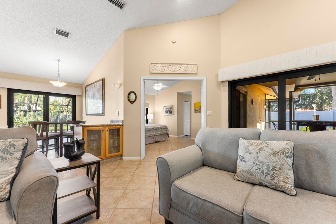 En Venta: $615,000 (3 camas, 2 baños, 1582 Pies cuadrados)