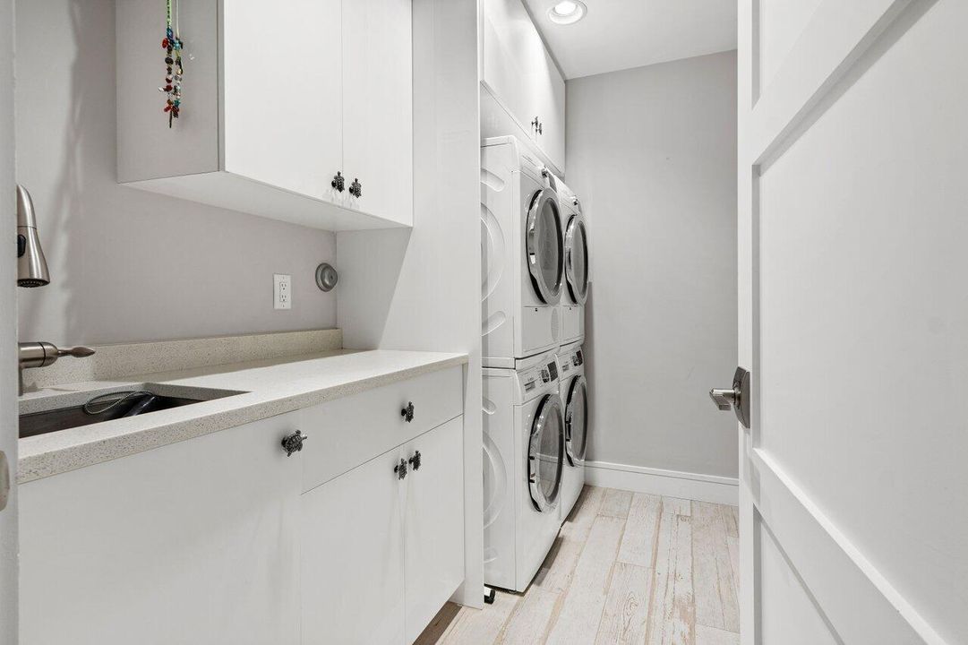 На продажу: $3,750,000 (4 спален, 5 ванн, 2611 Квадратных фут)