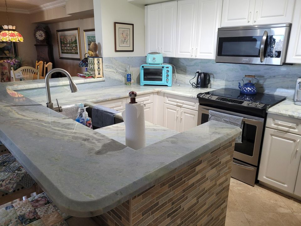 For Rent: $9,000 (2 beds, 2 baths, 1400 Square Feet)