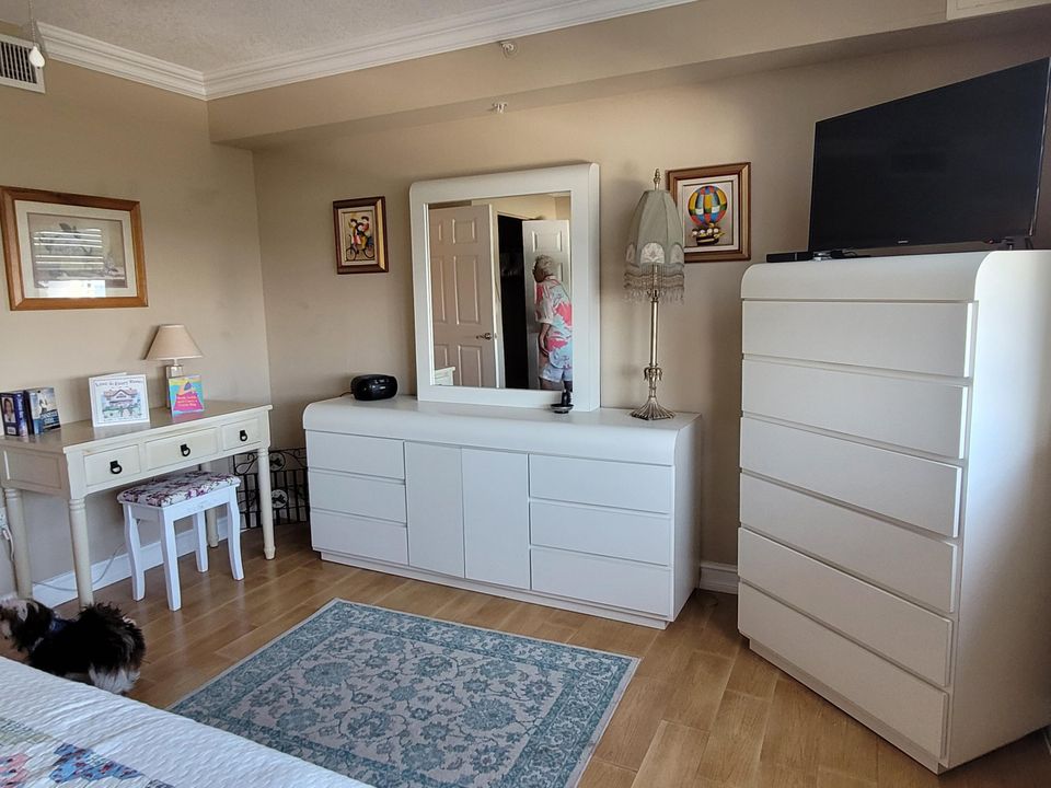 For Rent: $9,000 (2 beds, 2 baths, 1400 Square Feet)