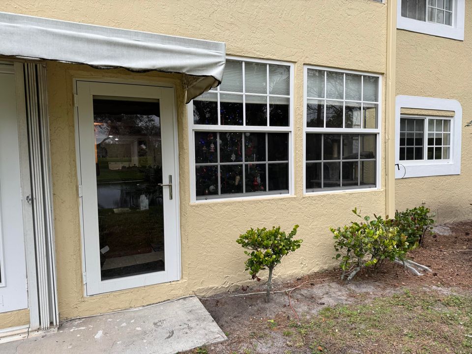 For Sale: $255,000 (2 beds, 2 baths, 1201 Square Feet)