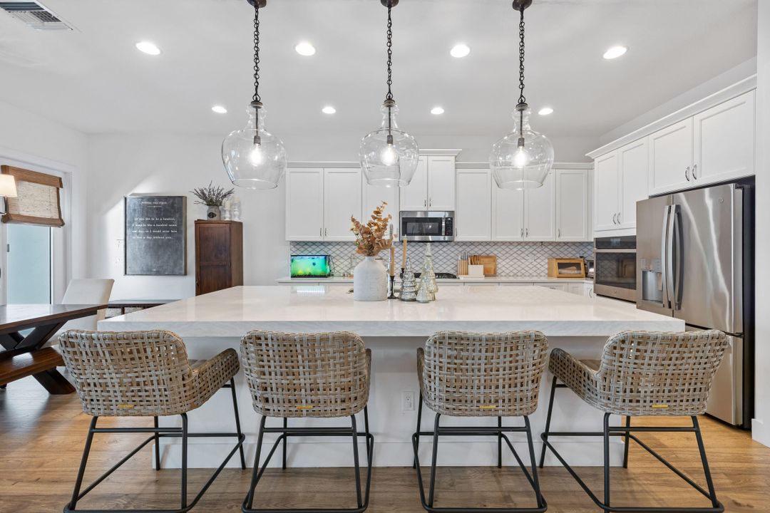 待售: $1,675,000 (4 贝兹, 5 浴室, 3760 平方英尺)