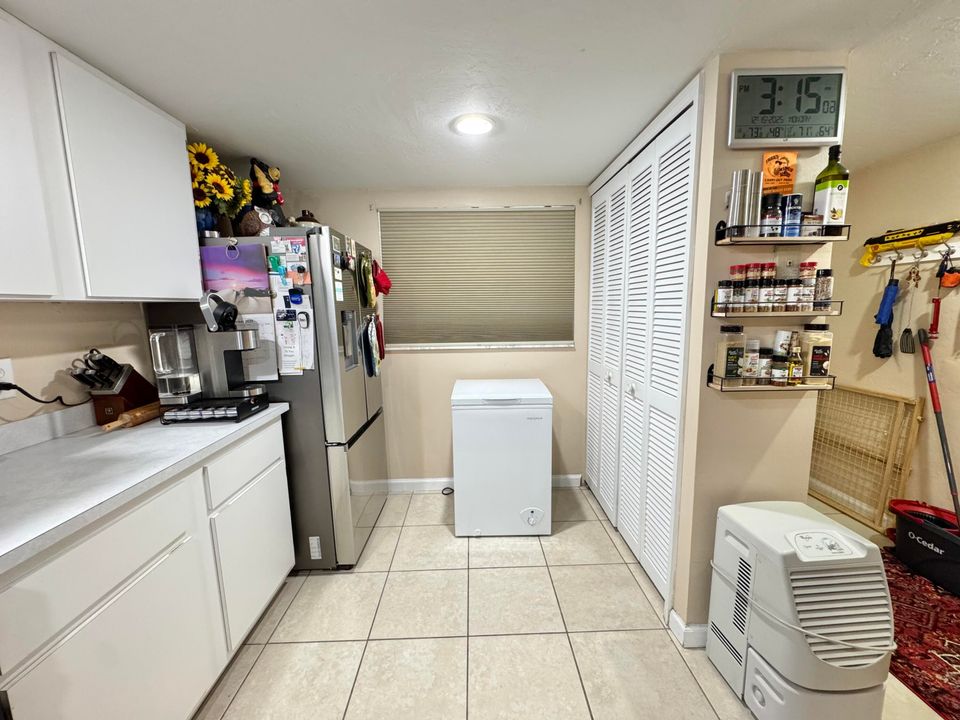 For Sale: $255,000 (2 beds, 2 baths, 1201 Square Feet)