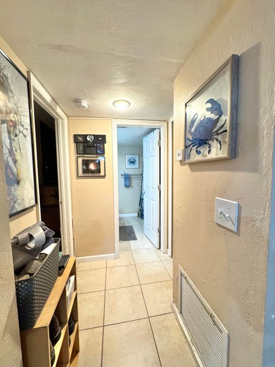 For Sale: $255,000 (2 beds, 2 baths, 1201 Square Feet)